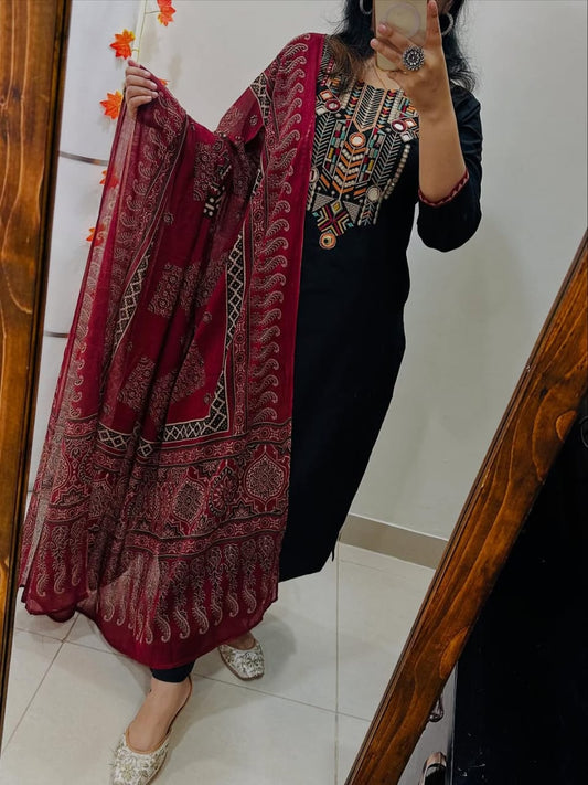 Jaipur Bandhej Black Hand-Embroidered Kurta Set With Ajrakh Print Dupatta