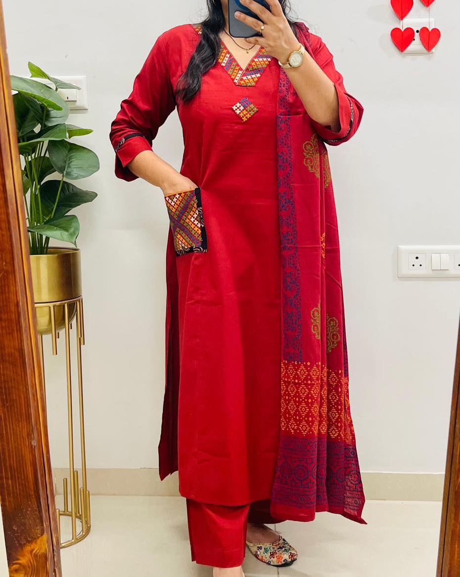 Jaipur Bandhej Deep Red Ethnic Kurta Set With Printed Details & Dupatta